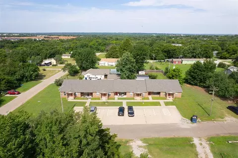 713 S Locust St #713-725, Guthrie, OK 73044