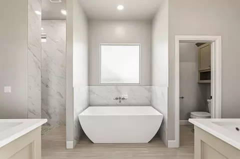 Bath - 1026 Jaden Blvd, Tuttle, OK 73089 photo 1 of 8