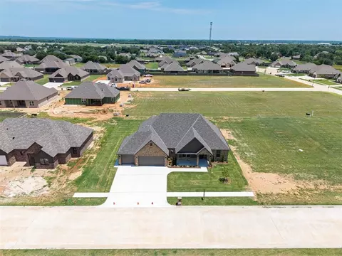 View/Area - 1026 Jaden Blvd, Tuttle, OK 73089 photo 2 of 4