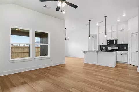 Living - 1400 SW 158th Ter, Moore, OK 73170 photo 2 of 4