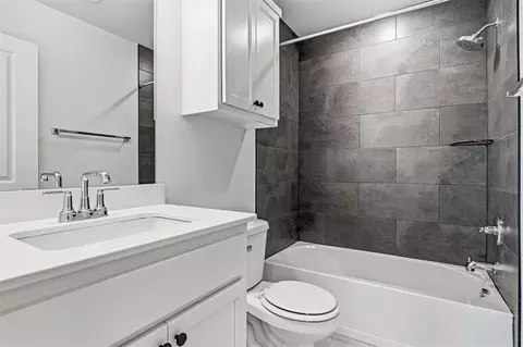 Bath - 1400 SW 158th Ter, Moore, OK 73170 photo 1 of 5