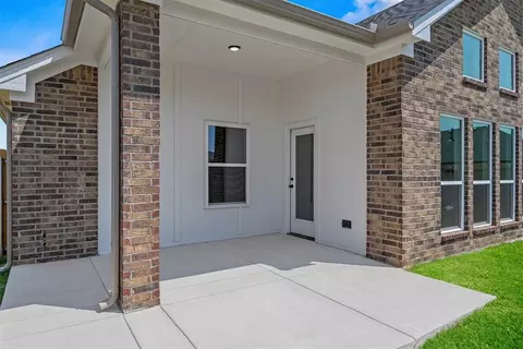 Exterior - 1424 SW 159th St, Moore, OK 73170 photo 3 of 3