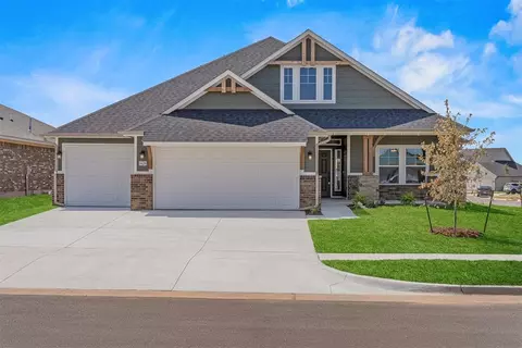 Exterior - 1424 SW 159th St, Moore, OK 73170 photo 2 of 3