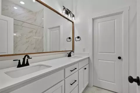 Bath - 1424 SW 159th St, Moore, OK 73170 photo 1 of 5