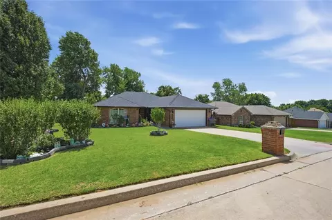 2046 Huntington Rd, Oklahoma City, OK 73130