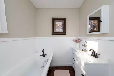 Bath - 611 Wichita Ave, Devol, OK 73531 photo 5 of 6