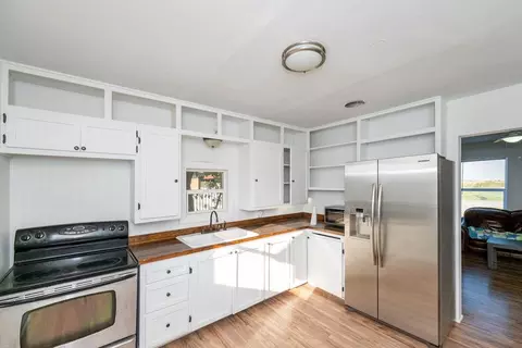 Kitchen - 611 Wichita Ave, Devol, OK 73531 photo 5 of 5