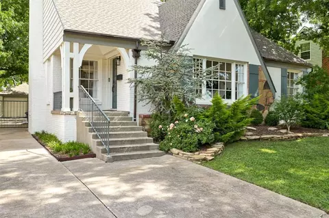 1107 Belford Ave, Nichols Hills, OK 73116