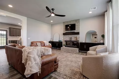 Living - 22575 Ranch Rd, Purcell, OK 73080 photo 1 of 3