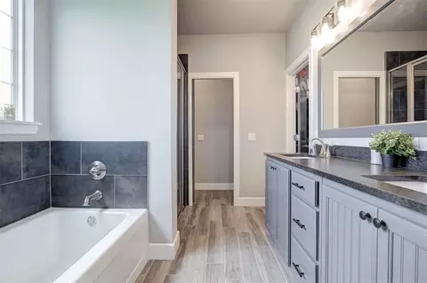Bath - 22575 Ranch Rd, Purcell, OK 73080 photo 3 of 8
