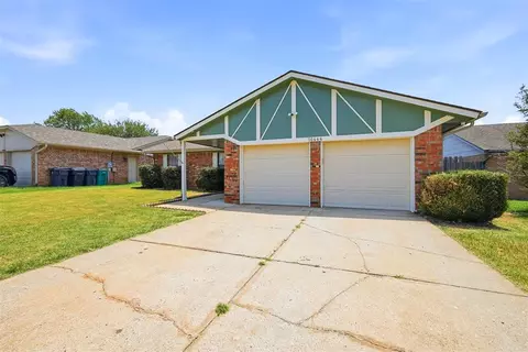 10444 Fairfax Ln, Yukon, OK 73099