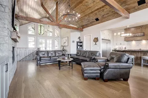 Living - 420050 E 1203 Rd, Eufaula, OK 74432 photo 2 of 2
