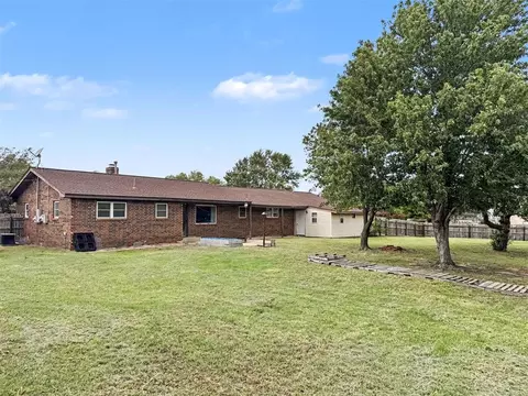 Exterior - 116 N Poplar Ave, Erick, OK 73645 photo 6 of 10