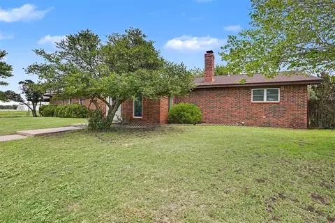 Exterior - 116 N Poplar Ave, Erick, OK 73645 photo 3 of 10
