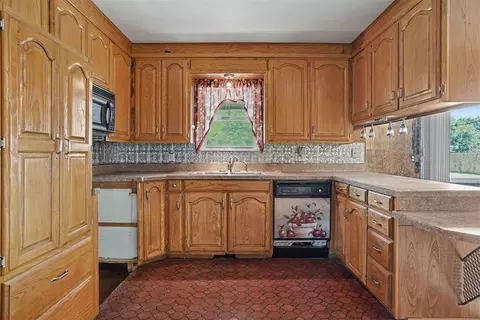 Kitchen - 116 N Poplar Ave, Erick, OK 73645 photo 1 of 1