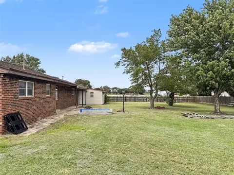 Exterior - 116 N Poplar Ave, Erick, OK 73645 photo 7 of 10