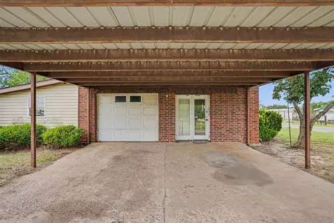 Other - 116 N Poplar Ave, Erick, OK 73645 photo 3 of 8