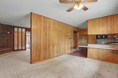 Living - 116 N Poplar Ave, Erick, OK 73645 photo 4 of 6