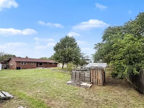 Exterior - 116 N Poplar Ave, Erick, OK 73645 photo 9 of 10
