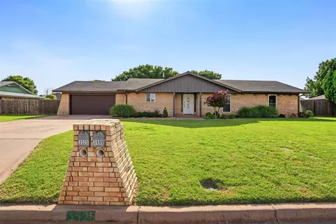 3525 W Trail Dr, Altus, OK 73521
