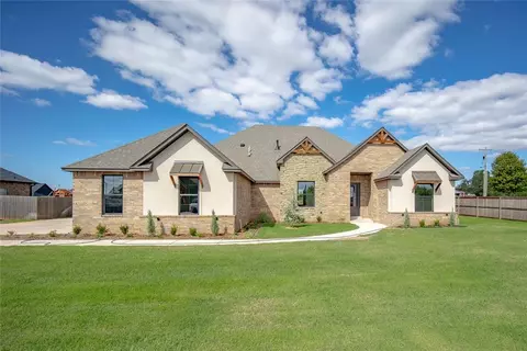 109 W Duane Dr, Mustang, OK 73064