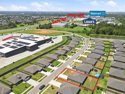 1012 S Blackjack Ln, Mustang, OK 73064