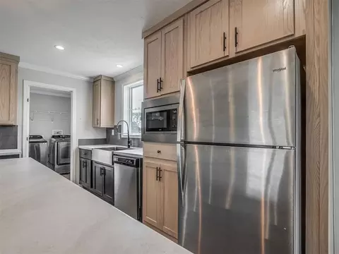 Kitchen - 35010 Ew Ew 1290 Rd, Maud, OK 74854 photo 4 of 8