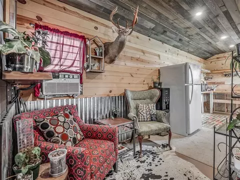 Living - 35010 Ew Ew 1290 Rd, Maud, OK 74854 photo 3 of 4