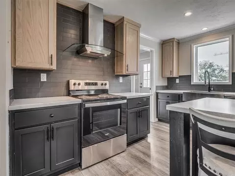 Kitchen - 35010 Ew Ew 1290 Rd, Maud, OK 74854 photo 2 of 8