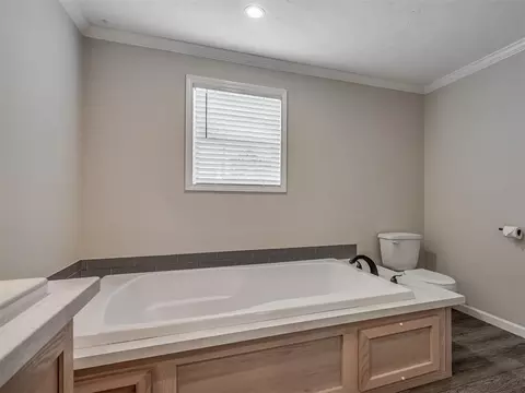 Bath - 35010 Ew Ew 1290 Rd, Maud, OK 74854 photo 6 of 9