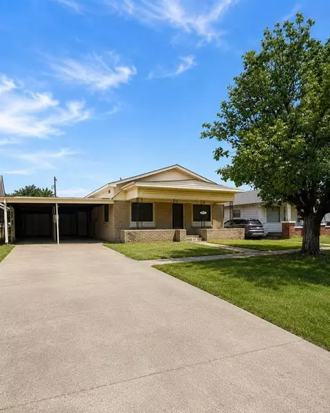 920 E Maple St, Cushing, OK 74023 photo 2
