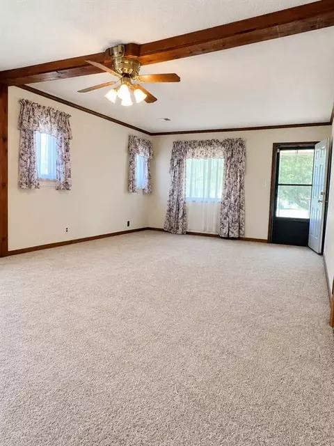 920 E Maple St, Cushing, OK 74023 photo 5