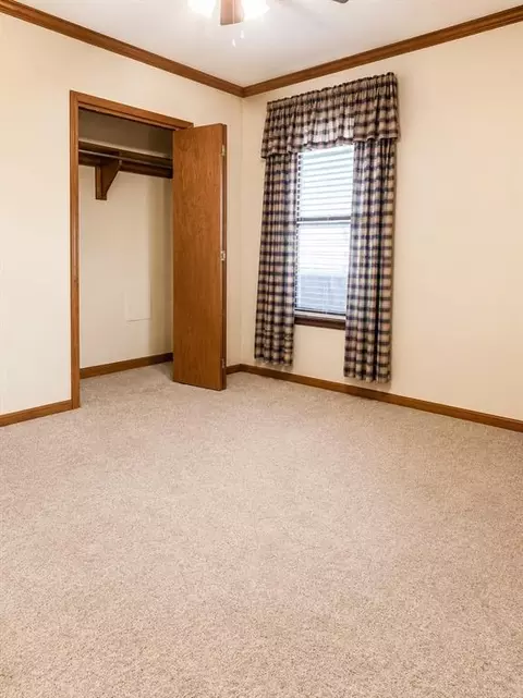 920 E Maple St, Cushing, OK 74023 photo 13