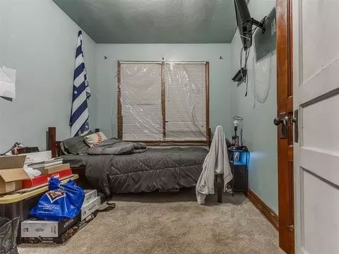 Bedroom - 515 W Oklahoma St, Mcloud, OK 74851 photo 6 of 9