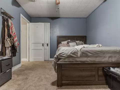 Bedroom - 515 W Oklahoma St, Mcloud, OK 74851 photo 8 of 9