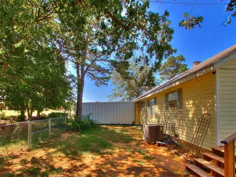 Exterior - 515 W Oklahoma St, Mcloud, OK 74851 photo 8 of 11