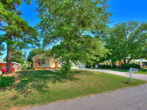 Exterior - 515 W Oklahoma St, Mcloud, OK 74851 photo 3 of 11