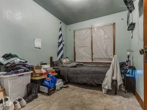 Bedroom - 515 W Oklahoma St, Mcloud, OK 74851 photo 5 of 9