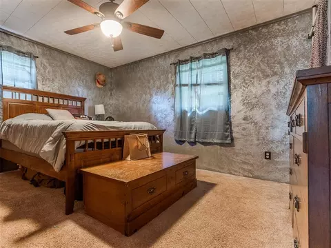 Bedroom - 515 W Oklahoma St, Mcloud, OK 74851 photo 1 of 9