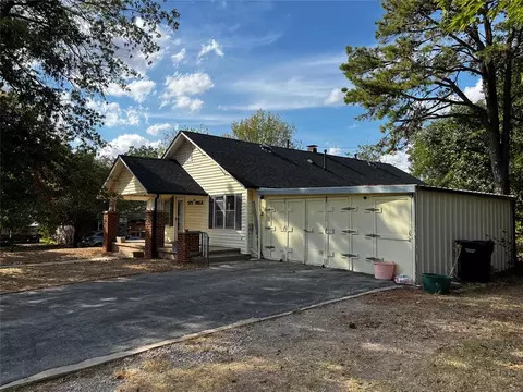 Exterior - 515 W Oklahoma St, Mcloud, OK 74851 photo 4 of 6