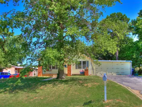 Exterior - 515 W Oklahoma St, Mcloud, OK 74851 photo 2 of 11