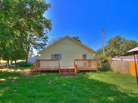 Exterior - 515 W Oklahoma St, Mcloud, OK 74851 photo 7 of 11