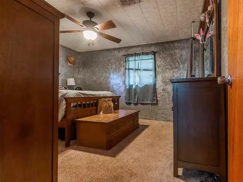 Bedroom - 515 W Oklahoma St, Mcloud, OK 74851 photo 9 of 9