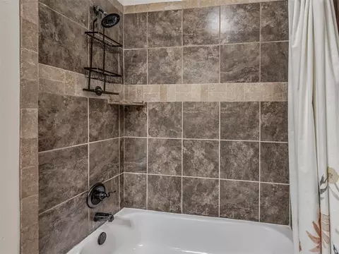 Bath - 1112 Ella Dr, Tuttle, OK 73089 photo 7 of 8