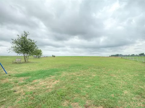 Exterior - 1112 Ella Dr, Tuttle, OK 73089 photo 9 of 9