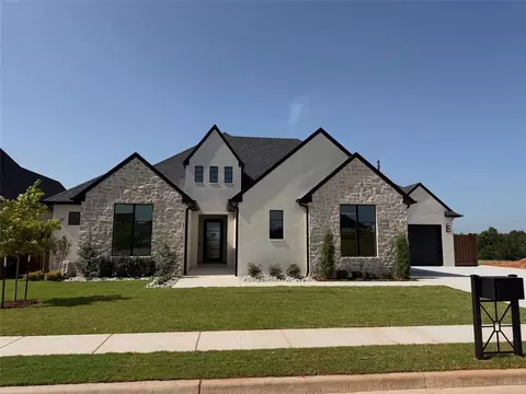 3025 Chickadee Ln, Edmond, OK 73012