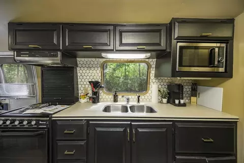 Kitchen - 2475 Belpine Loop, Broken Bow, OK 74728 photo 5 of 9