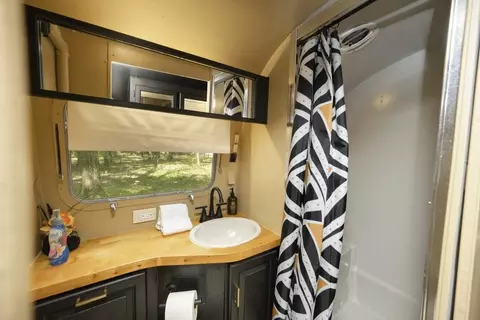Bath - 2475 Belpine Loop, Broken Bow, OK 74728 photo 4 of 7