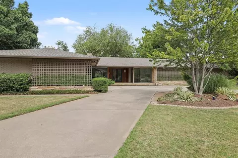 8614 N Georgia Ave, Oklahoma City, OK 73114
