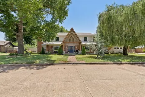 806 Glenmanor Dr, Midwest City, OK 73110